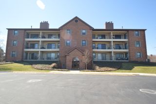 631 Hapsfield Lane 106, Buffalo Grove, IL 60089