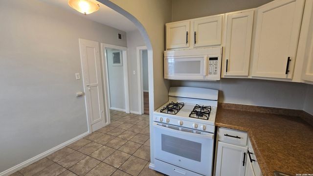 1802 W Gramercy Pl Apt 1, San Antonio, TX 78201