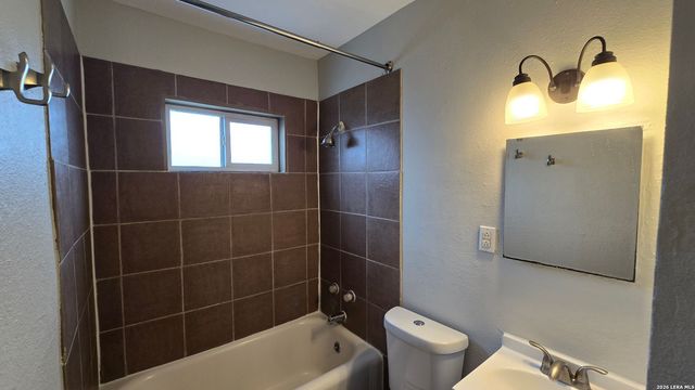 1802 W Gramercy Pl Apt 1, San Antonio, TX 78201