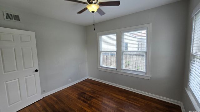 1802 W Gramercy Pl Apt 1, San Antonio, TX 78201