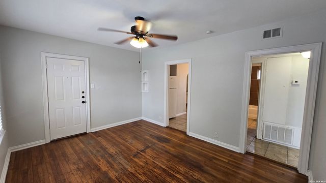 1802 W Gramercy Pl Apt 1, San Antonio, TX 78201