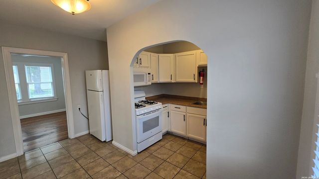 1802 W Gramercy Pl Apt 1, San Antonio, TX 78201