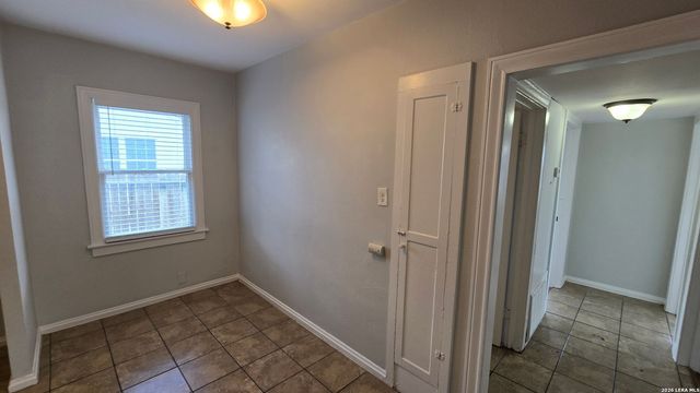 1802 W Gramercy Pl Apt 1, San Antonio, TX 78201