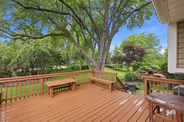 750 Dunhill Drive, Buffalo Grove, IL 60089
