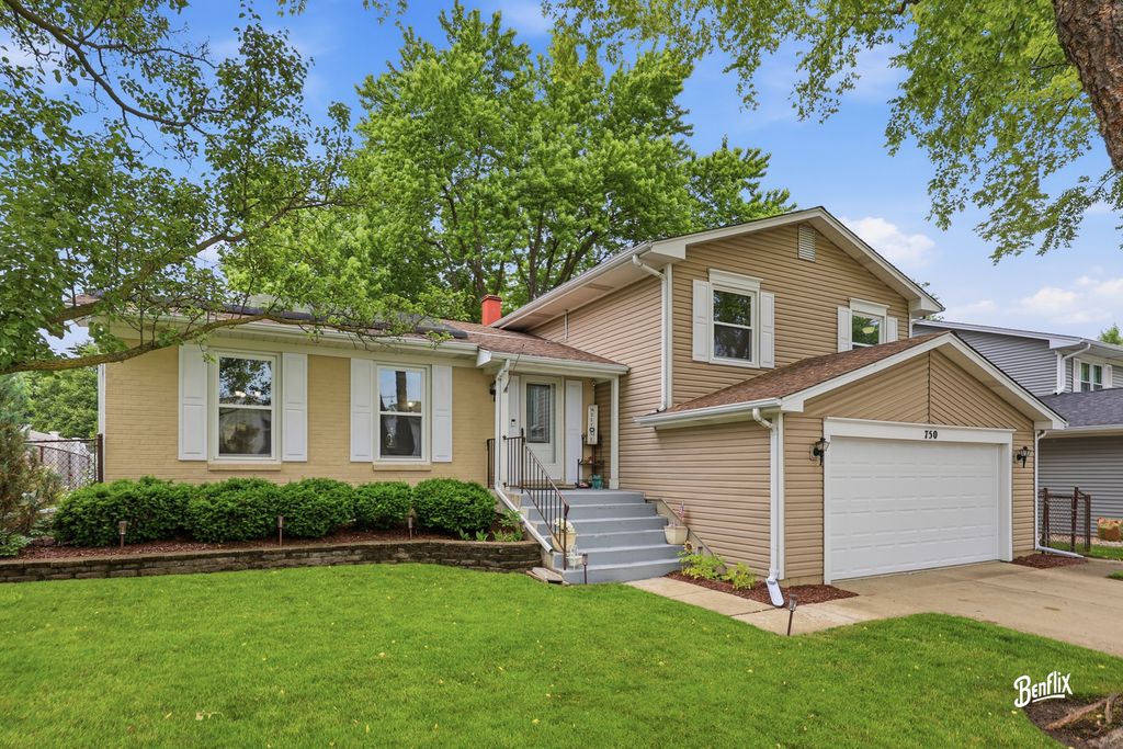 750 Dunhill Drive, Buffalo Grove, IL 60089