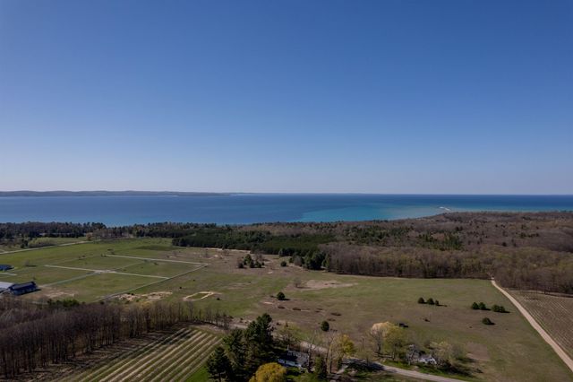 3619 Tompkins Road, Traverse City, MI 49686