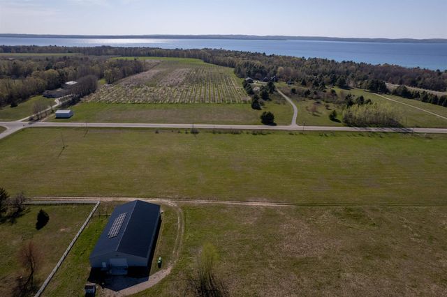 3619 Tompkins Road, Traverse City, MI 49686