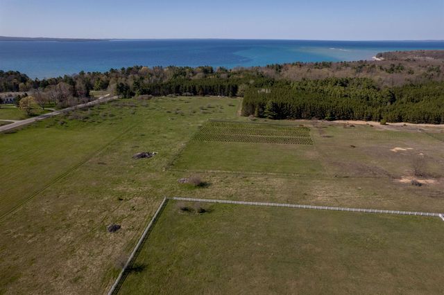 3619 Tompkins Road, Traverse City, MI 49686