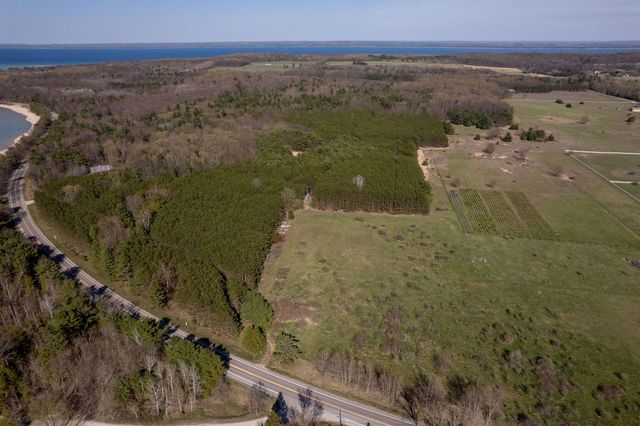 3619 Tompkins Road, Traverse City, MI 49686