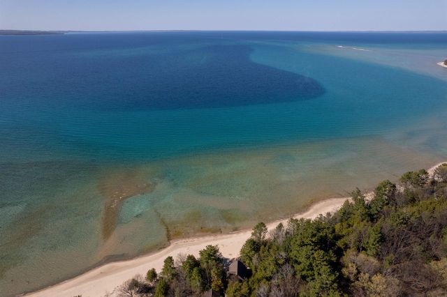 3619 Tompkins Road, Traverse City, MI 49686