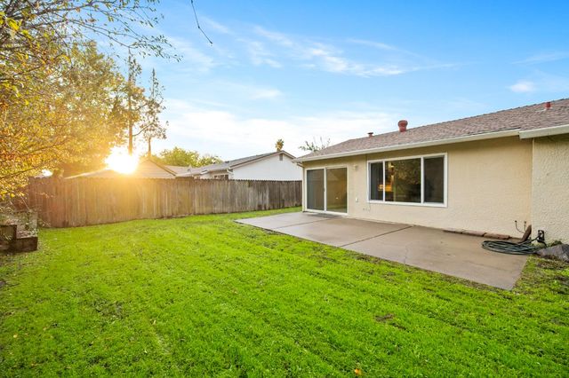 5846 Pikes Peak Way, Sacramento, CA 95842