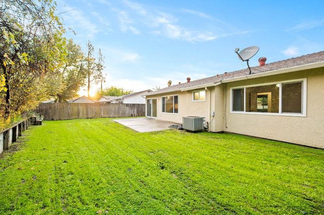 5846 Pikes Peak Way, Sacramento, CA 95842