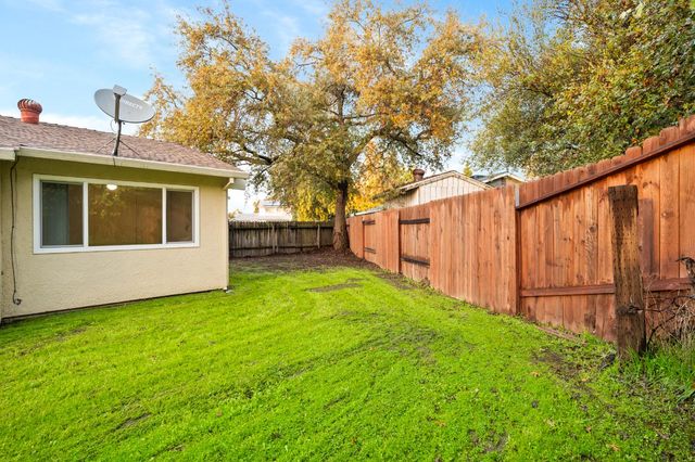 5846 Pikes Peak Way, Sacramento, CA 95842