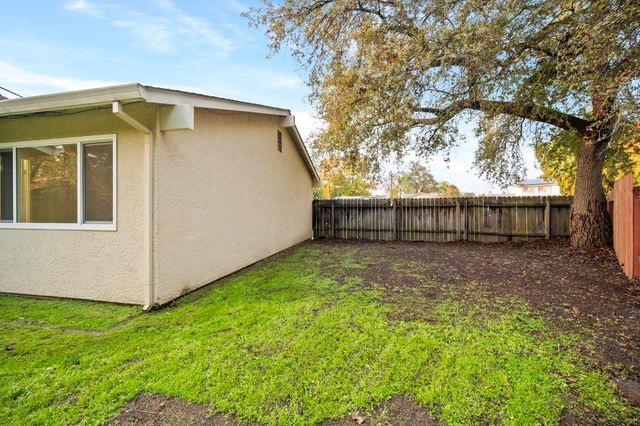 5846 Pikes Peak Way, Sacramento, CA 95842