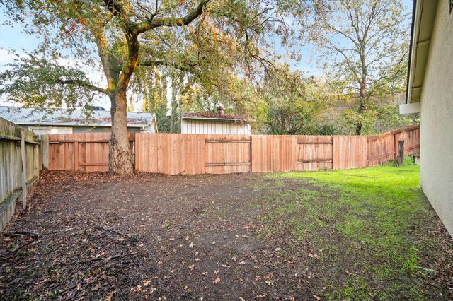 5846 Pikes Peak Way, Sacramento, CA 95842
