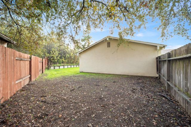 5846 Pikes Peak Way, Sacramento, CA 95842