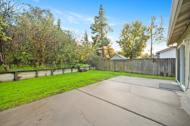5846 Pikes Peak Way, Sacramento, CA 95842