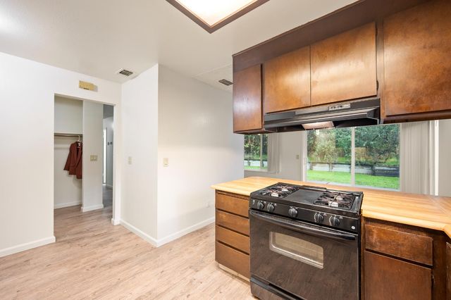 5846 Pikes Peak Way, Sacramento, CA 95842