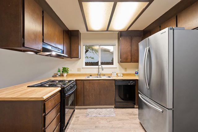 5846 Pikes Peak Way, Sacramento, CA 95842