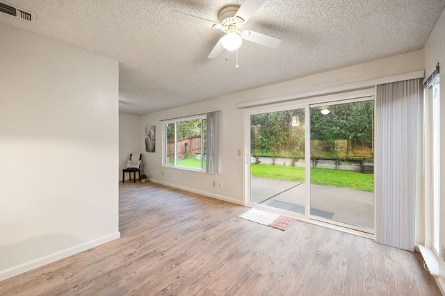 5846 Pikes Peak Way, Sacramento, CA 95842