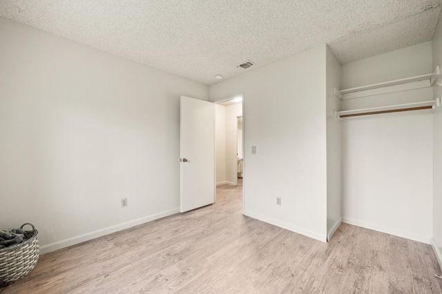 5846 Pikes Peak Way, Sacramento, CA 95842