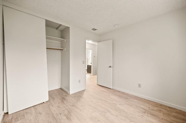 5846 Pikes Peak Way, Sacramento, CA 95842