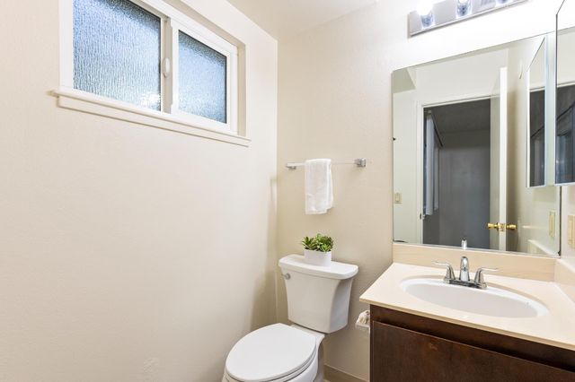 5846 Pikes Peak Way, Sacramento, CA 95842