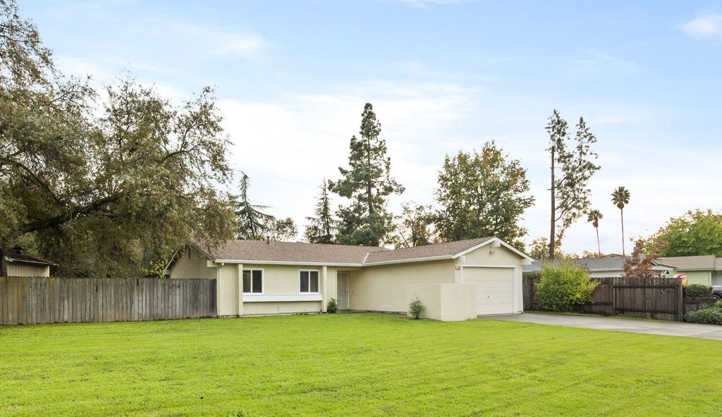 5846 Pikes Peak Way, Sacramento, CA 95842