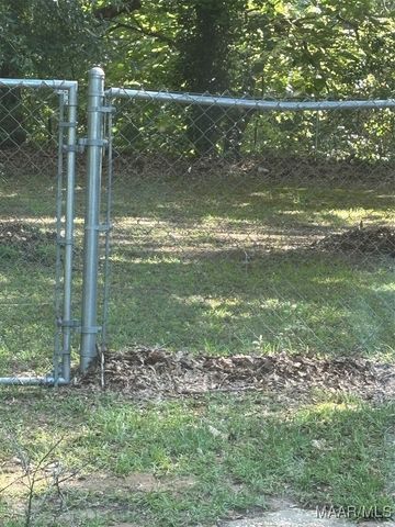 103 Brookwood Drive, Selma, AL 36701