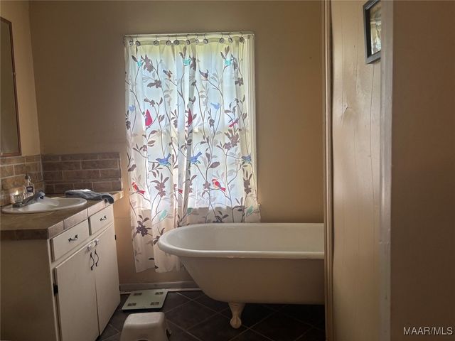 103 Brookwood Drive, Selma, AL 36701