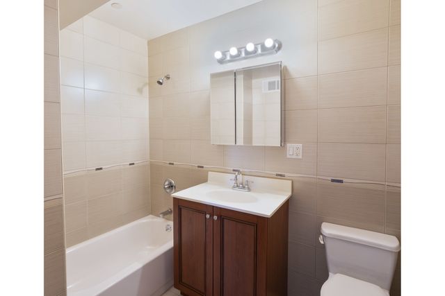 842 Ocean Pkwy Apt 8A, New York City, NY 11230