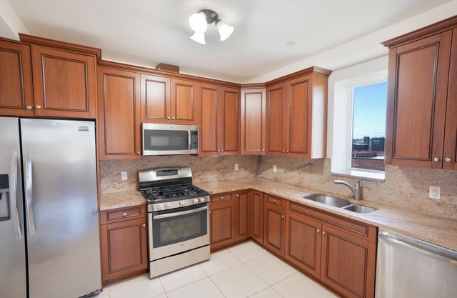 842 Ocean Pkwy Apt 8A, New York City, NY 11230
