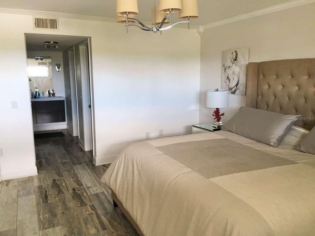 5000 GULF BOULEVARD 303, St Petersburg, FL 33706