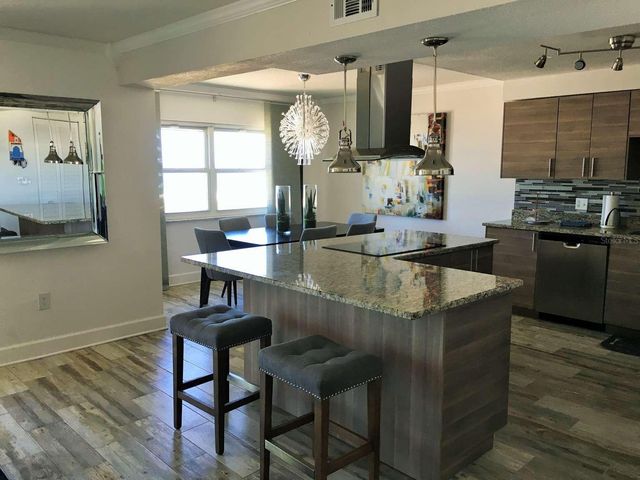 5000 GULF BOULEVARD 303, St Petersburg, FL 33706