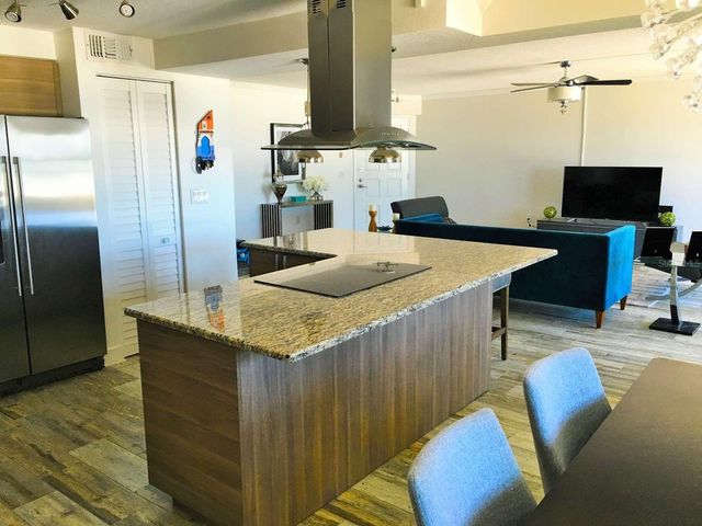 5000 GULF BOULEVARD 303, St Petersburg, FL 33706