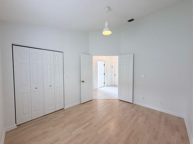 1975 Oak Berry Circle, Wellington, FL 33414