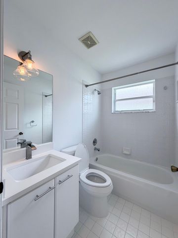 1975 Oak Berry Circle, Wellington, FL 33414