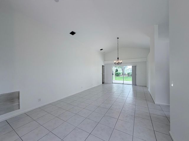 1975 Oak Berry Circle, Wellington, FL 33414