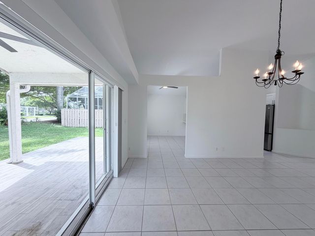 1975 Oak Berry Circle, Wellington, FL 33414