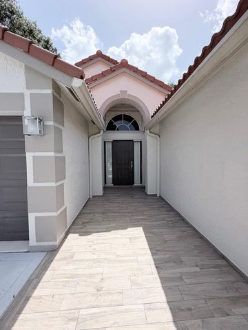 1975 Oak Berry Circle, Wellington, FL 33414