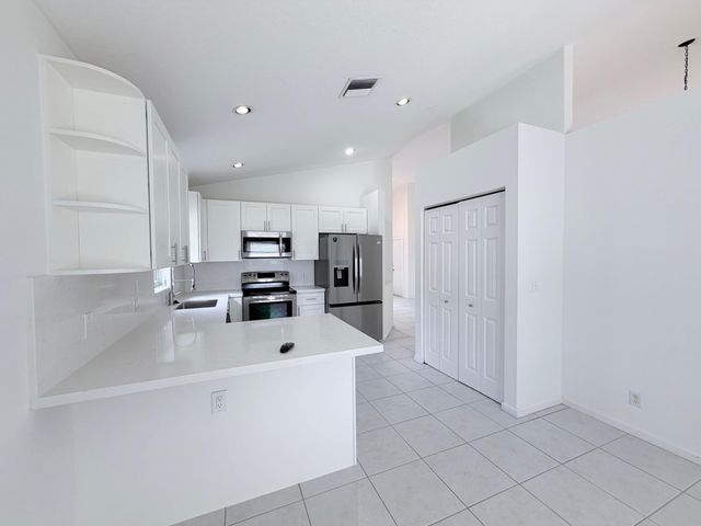 1975 Oak Berry Circle, Wellington, FL 33414