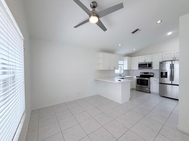 1975 Oak Berry Circle, Wellington, FL 33414