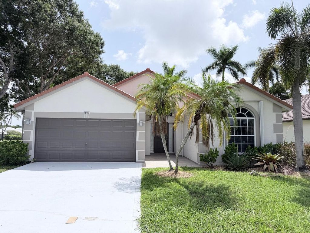 1975 Oak Berry Circle, Wellington, FL 33414
