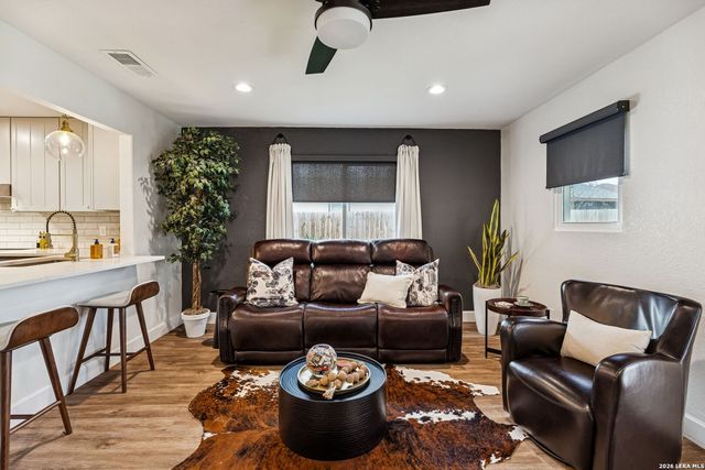 2151 Gruene, New Braunfels, TX 78130