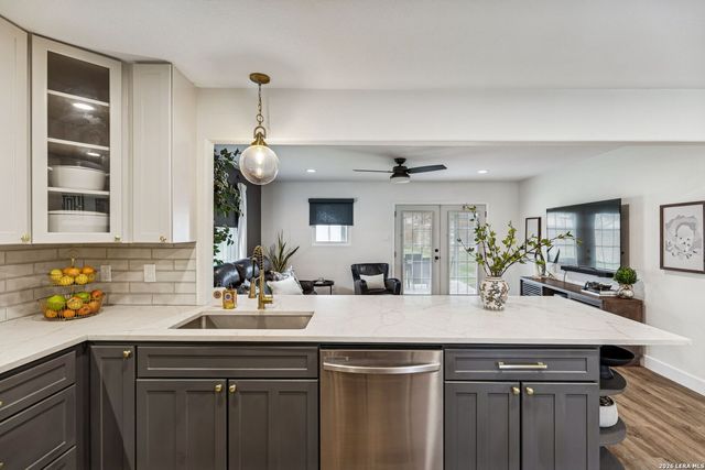 2151 Gruene, New Braunfels, TX 78130