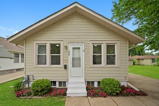 608 Glenwood Avenue, Elgin, IL 60120
