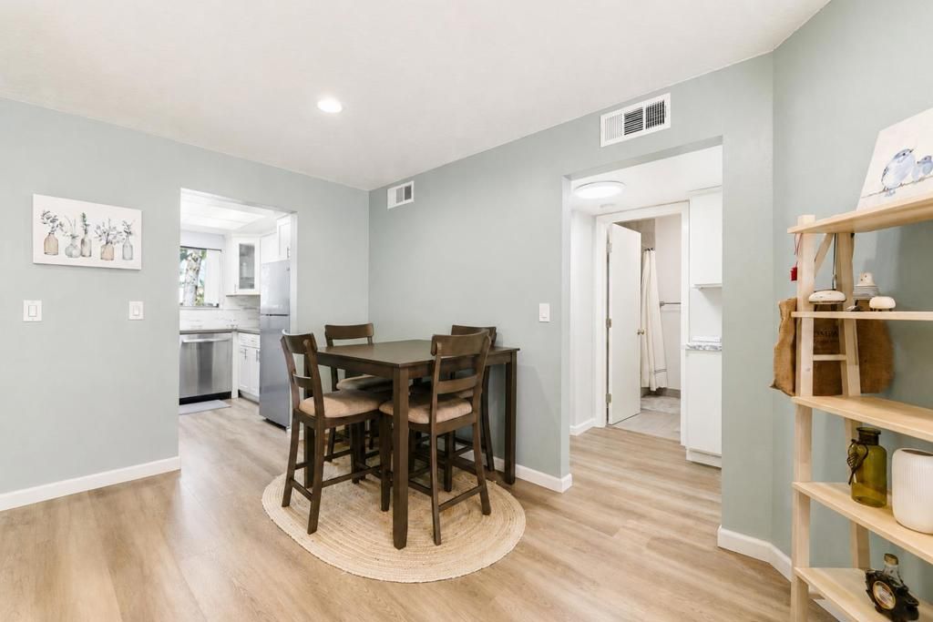 Image 4 of property listing at 3254 Kimber Court 110, San Jose, CA 95124