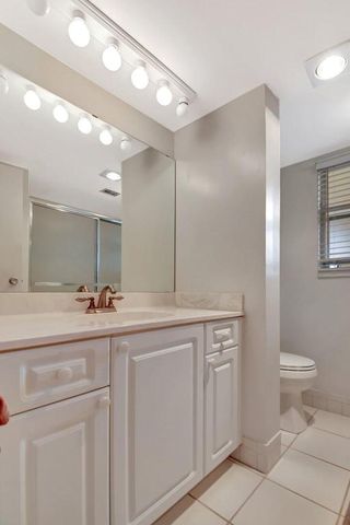 3951 Via Poinciana 415, Lake Worth, FL 33467