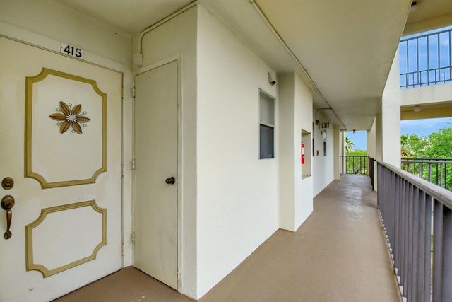 3951 Via Poinciana 415, Lake Worth, FL 33467