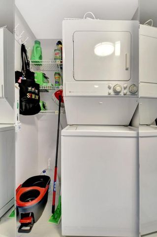 3951 Via Poinciana 415, Lake Worth, FL 33467